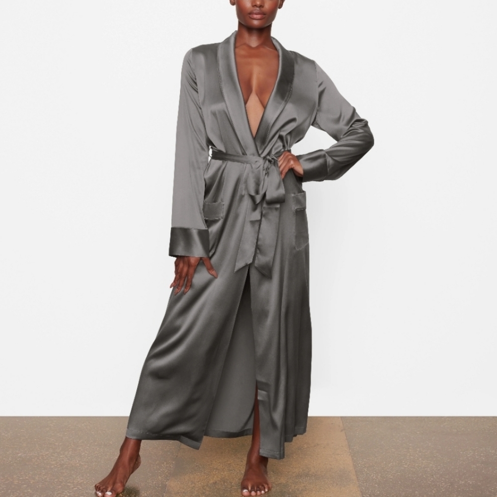 SKIMS Long Stretch Silk Robe - Size L, Shade Gunmental